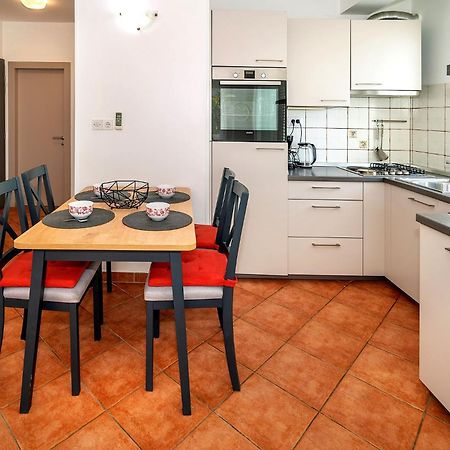 Apartments With Terrace Baška Стая снимка