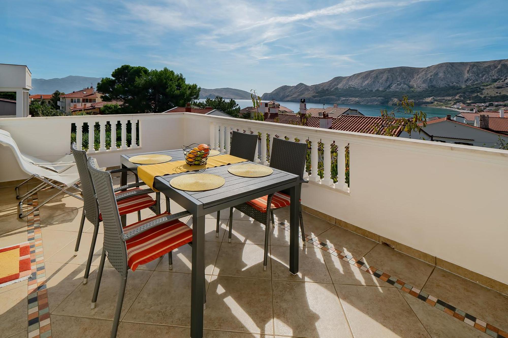 Apartments With Terrace Baška Стая снимка