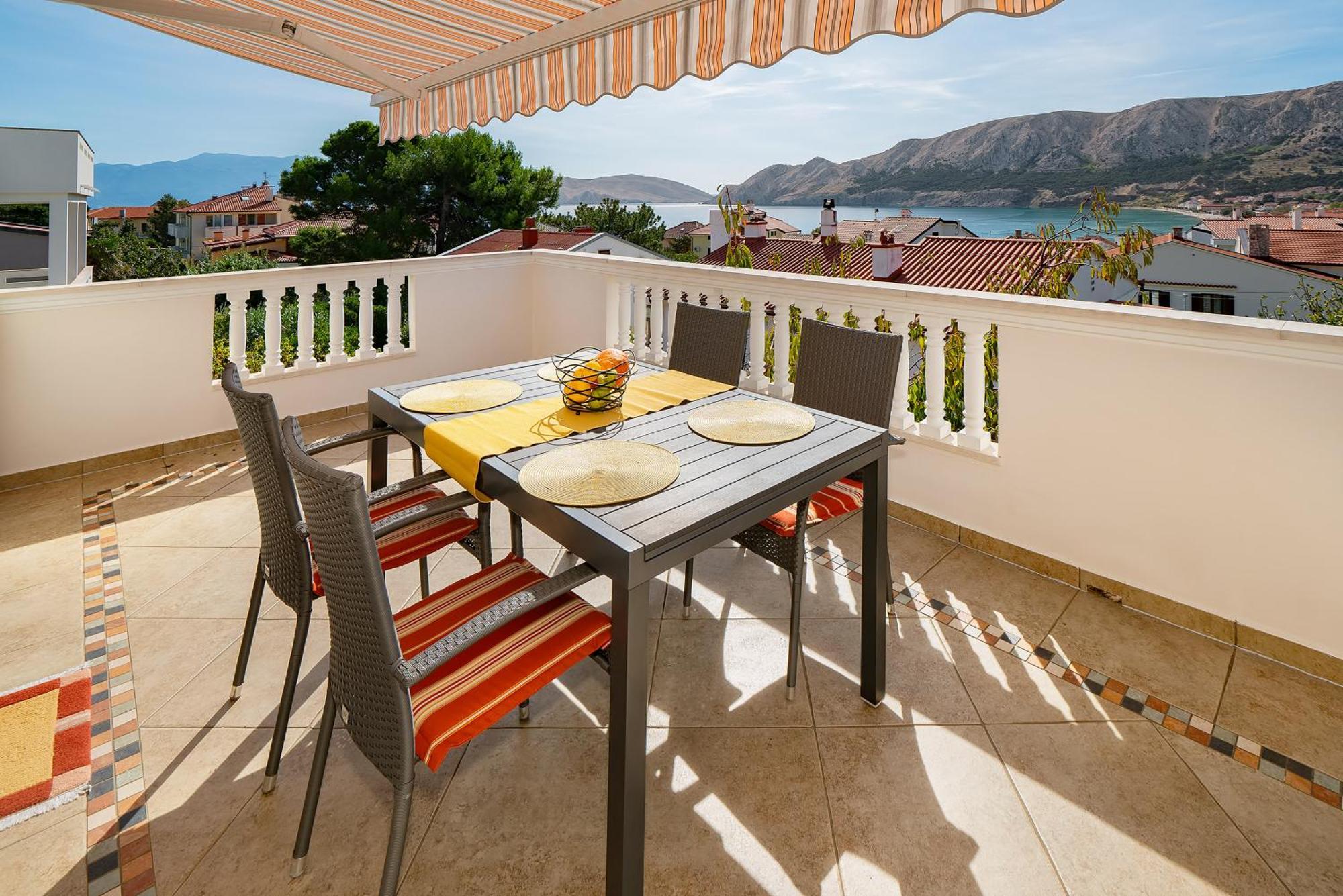 Apartments With Terrace Baška Стая снимка