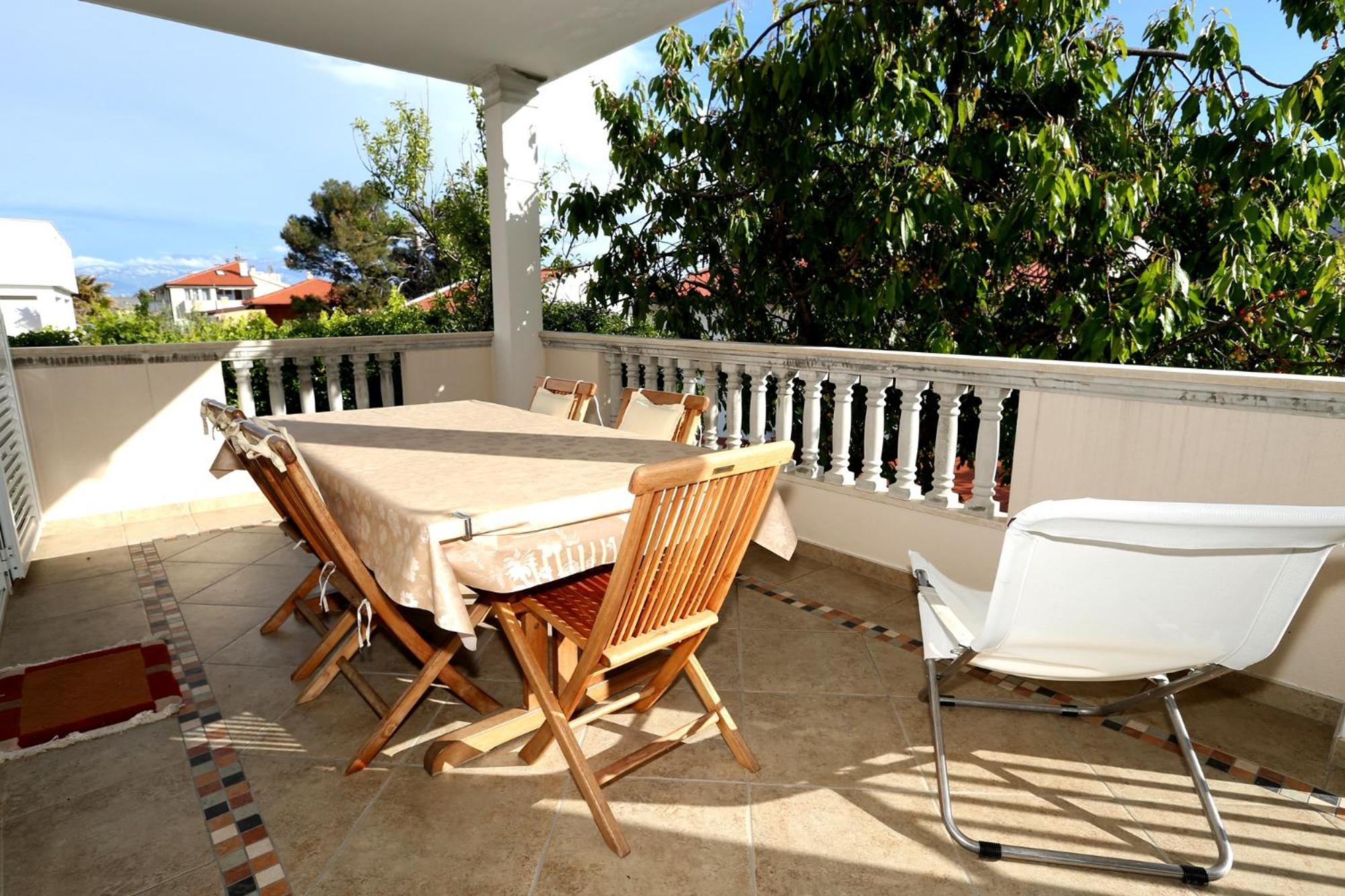 Apartments With Terrace Baška Стая снимка